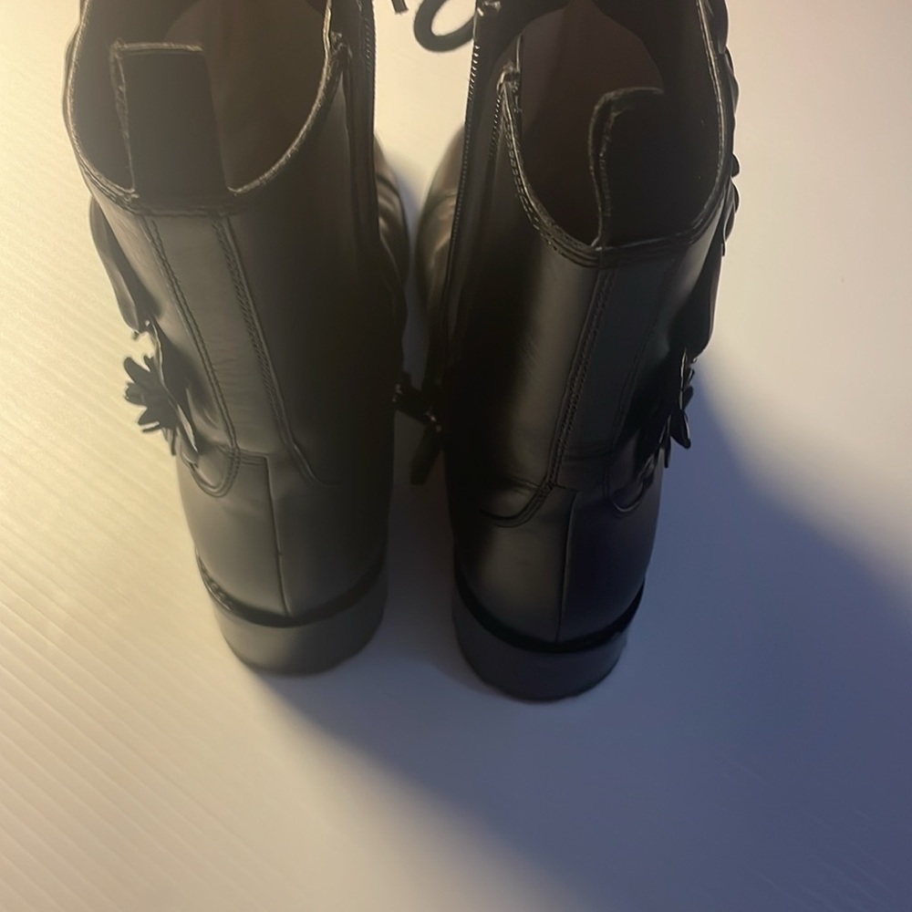 Valentino Garavani Black leather boots women size 8 - Picture 3 of 6